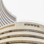 లాభాలతో స్టాక్ మార్కెట్.. బ్యాంకు షేర్లు దూకుడు