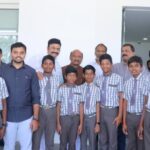 విద్యార్థులుతో అసెంబ్లీ విరామంలో ‘రఘురామా’ ముచ్చట్లు