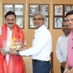 భీమవరం మీదుగా మరిన్ని ‘కొత్త రైళ్లు’ .. కేంద్ర మంత్రి వర్మ, రైల్వే అధికారులతో