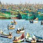 భీమవరం, నరసాపురం సముద్ర తీరంలో మత్య వేటకు విరామం