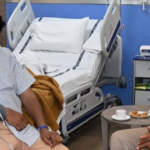ముంబై లో పవన్ ను పరామర్శించిన సీఎం చంద్రబాబు
