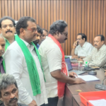 భీమవరం జిల్లా కలెక్టరేట్ లో.. ఖరీఫ్ లో రైతులను ఆదుకోండి ..