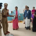 భీమవరం జైలులో ముద్దాయిలతో.. జిల్లా ప్రధాన జడ్జి