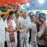 భీమవరం శ్రీదుర్గాలక్ష్మీ గుడి, పునః నిర్మాణానికి రూ.11 లక్షల కానుకలు