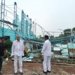 భీమవరంలో తుపాను విధ్వసం.. ఆయా ప్రాంతాలలో ఎమ్మెల్యే అంజిబాబు..